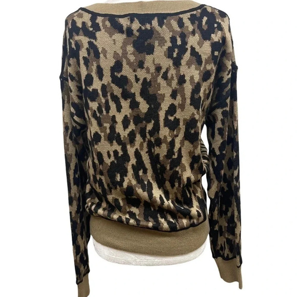 John + Jenn abstract animal print crewneck sweater. Size Small. - Picture 2 of 4